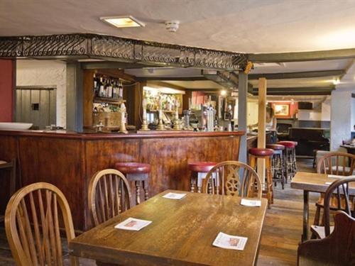 The May Garland Inn 헬링글리 외부 사진