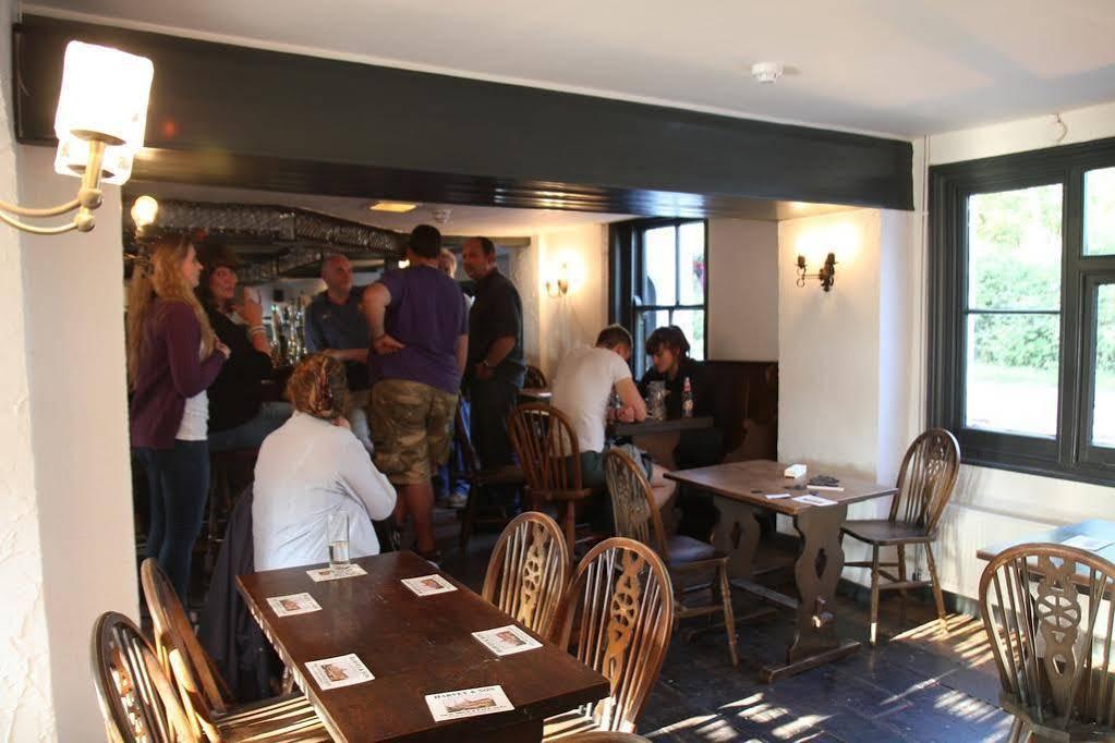 The May Garland Inn 헬링글리 외부 사진