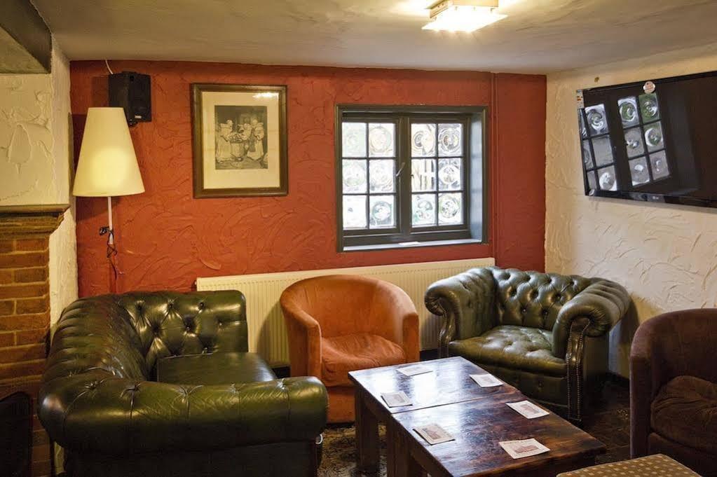 The May Garland Inn 헬링글리 외부 사진