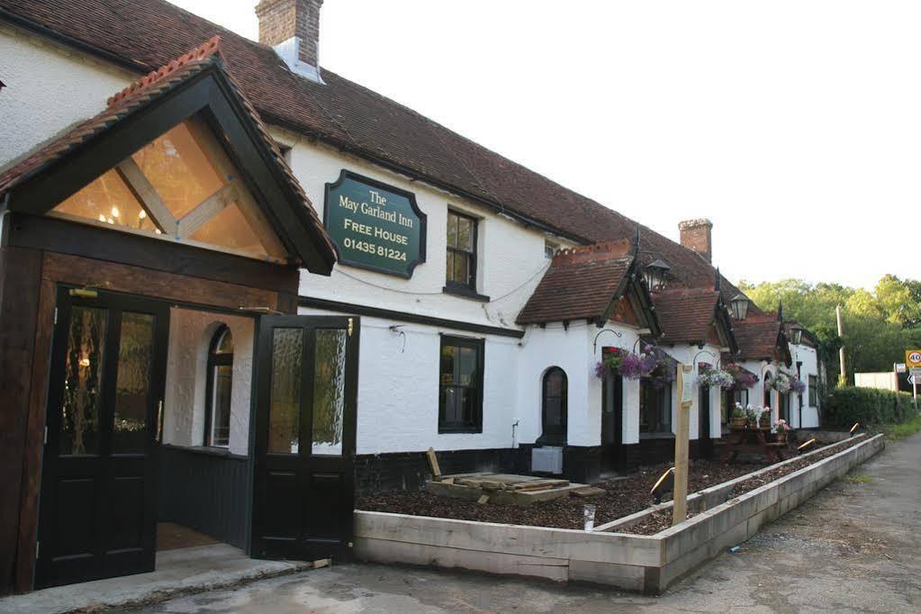 The May Garland Inn 헬링글리 외부 사진