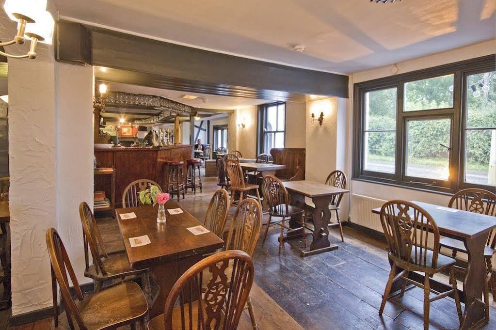 The May Garland Inn 헬링글리 외부 사진