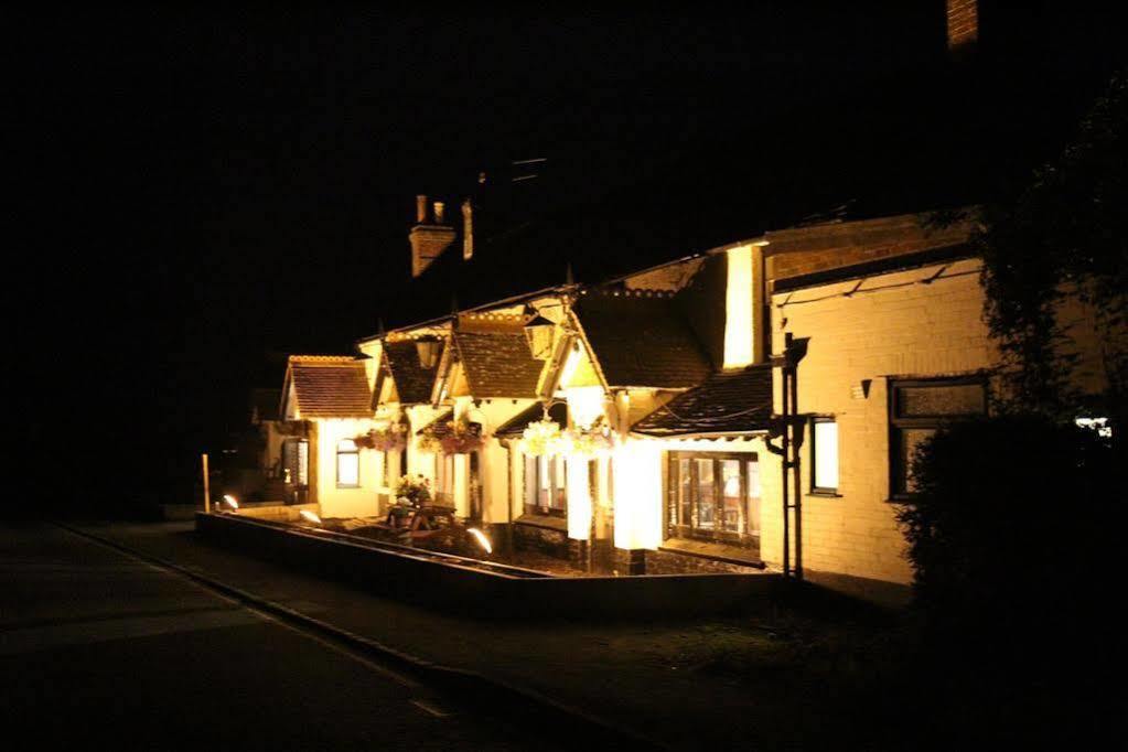 The May Garland Inn 헬링글리 외부 사진
